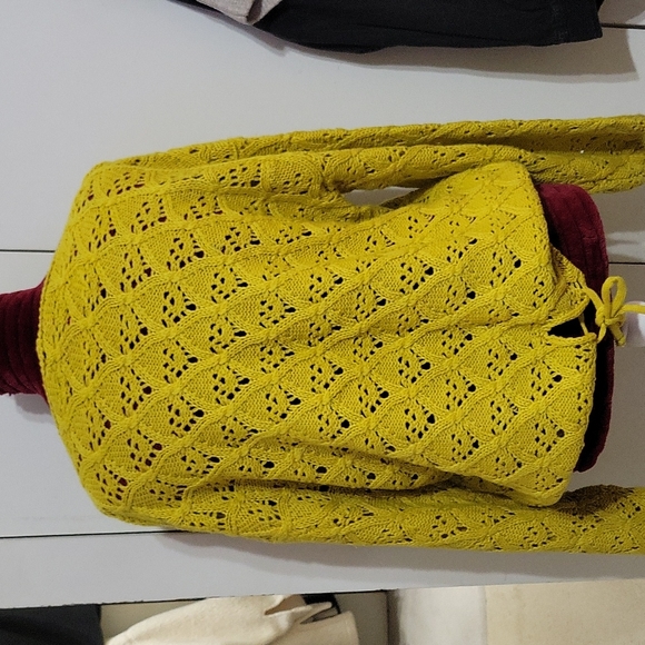 V Cristina Sweater - Picture 4 of 7